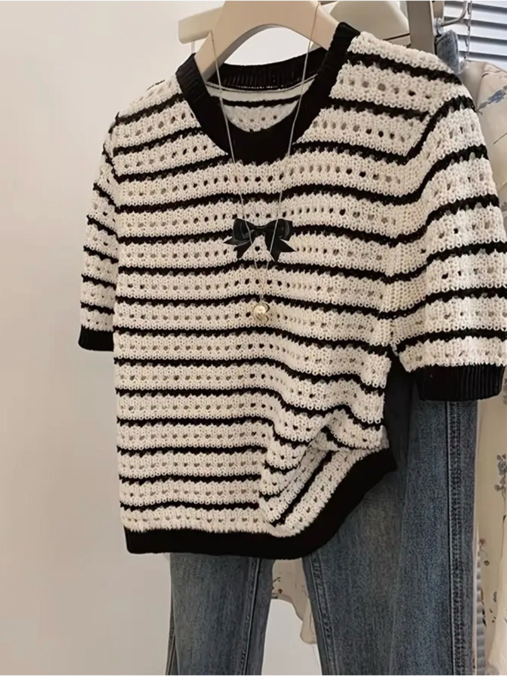 Striped Short-Sleeve Crochet Knit Sweater - Black & White